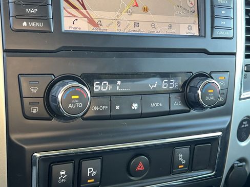 Used 2019 Nissan Titan SV w/ SV Convenience Package image 21