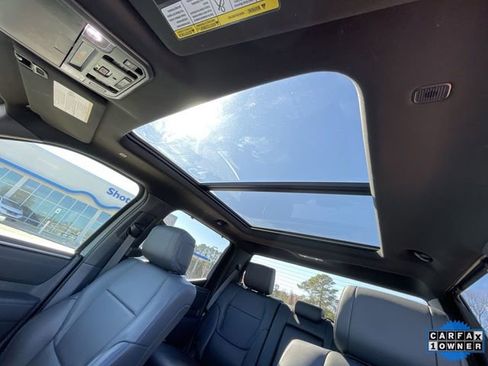 Used 2025 Toyota Tundra Platinum image 19
