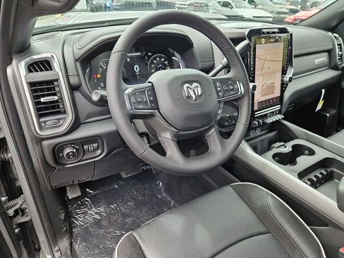 New 2026 RAM 2500 Laramie AWD/4WD image 13