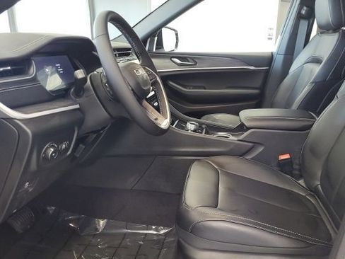 New 2025 Jeep Grand Cherokee L Limited image 17