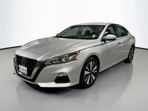 Used 2022 Nissan Altima 2.5 SV image 1