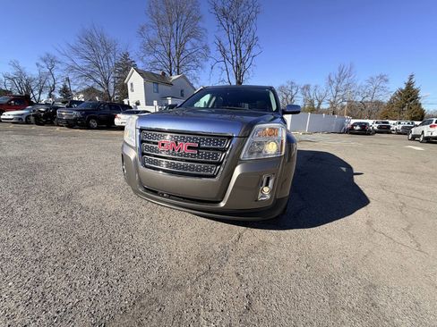 Used 2012 GMC Terrain SLT w/ Chrome and Technology Package image 2