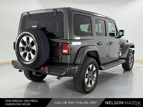 Used 2022 Jeep Wrangler Unlimited Sahara w/ Cold Weather Group AWD/4WD image 6