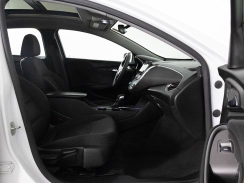 Used 2023 Chevrolet Malibu LT image 42
