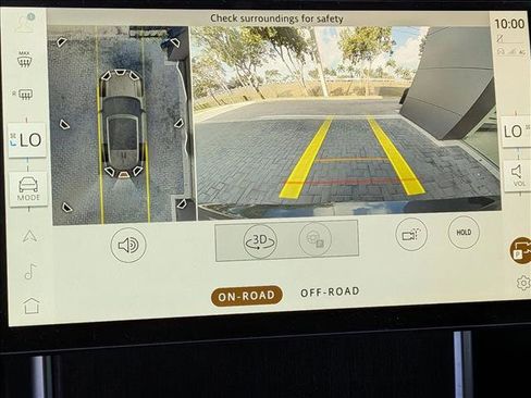 Used 2025 Land Rover Range Rover SE image 11