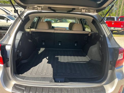 Used 2017 Subaru Outback 2.5i Premium AWD/4WD image 29