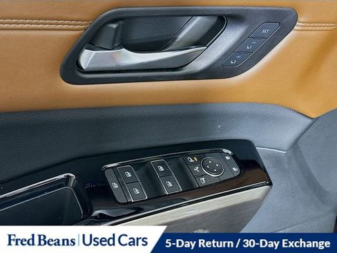 Used 2023 Nissan Pathfinder Platinum image 19