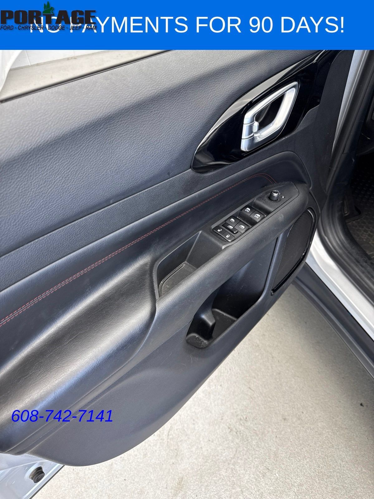 Used 2025 Jeep Compass Trailhawk AWD/4WD image 13