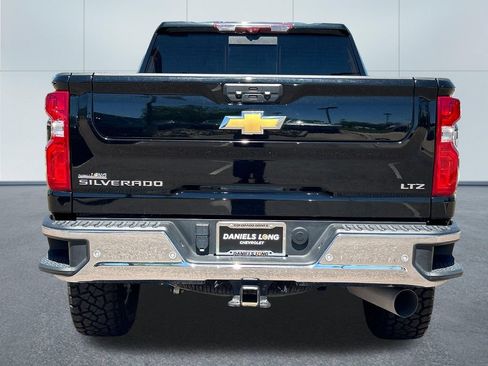 Used 2024 Chevrolet Silverado 2500 LTZ w/ LTZ Convenience Package AWD/4WD image 4