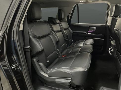 Used 2025 Ford Expedition Max Platinum image 35