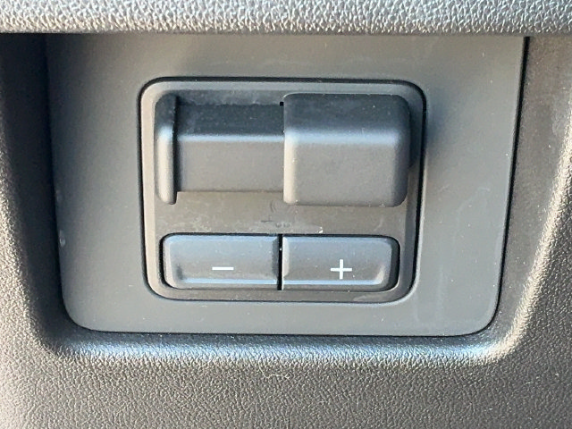 Used 2025 Chevrolet Colorado Trail Boss AWD/4WD image 26