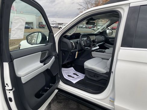 New 2026 Ford Expedition Max Platinum w/ Driver's Package image 10