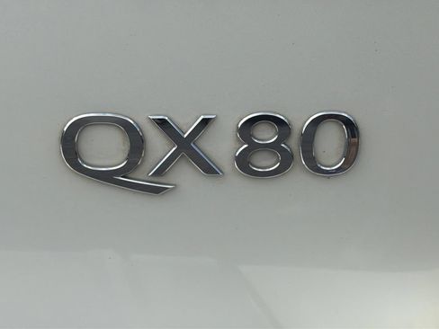 Used 2015 INFINITI QX80 4WD w/ Deluxe Technology Package image 28
