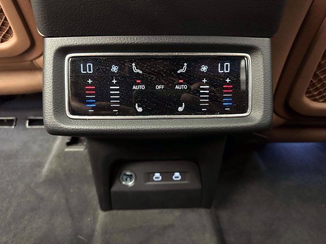 Certified 2024 Audi Q8 e-tron Premium Plus w/ Premium Plus Package AWD/4WD image 15