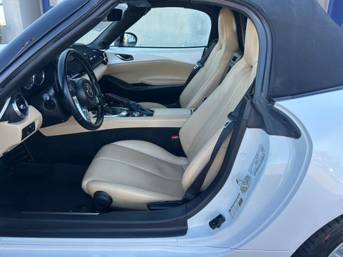 Used 2024 MAZDA MX-5 Miata Grand Touring RWD image 13