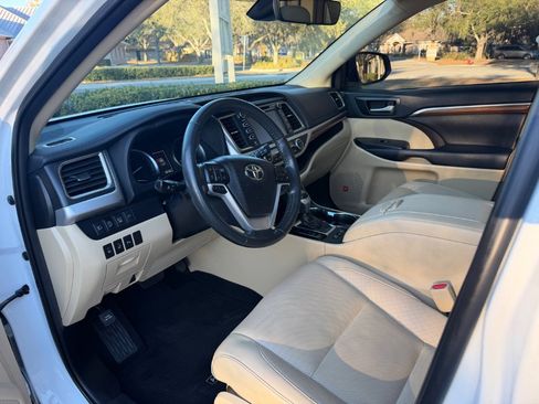 Used 2019 Toyota Highlander Limited Platinum image 12