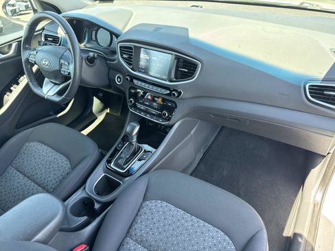 Used 2017 Hyundai Ioniq SEL FWD image 32