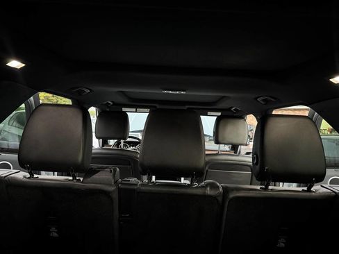 Used 2017 Land Rover Discovery HSE image 39