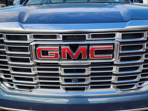 New 2026 GMC Yukon XL Denali w/ Sun & Power Step Package image 9
