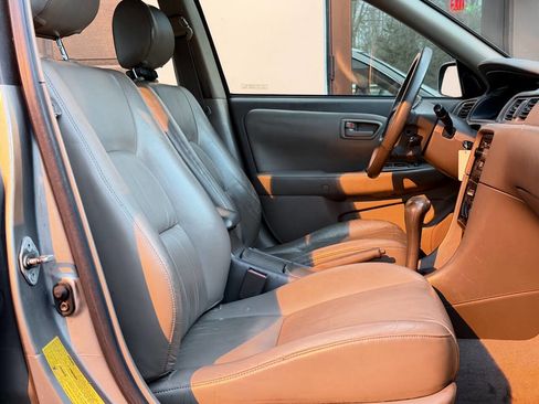 Used 1999 Toyota Camry XLE image 10