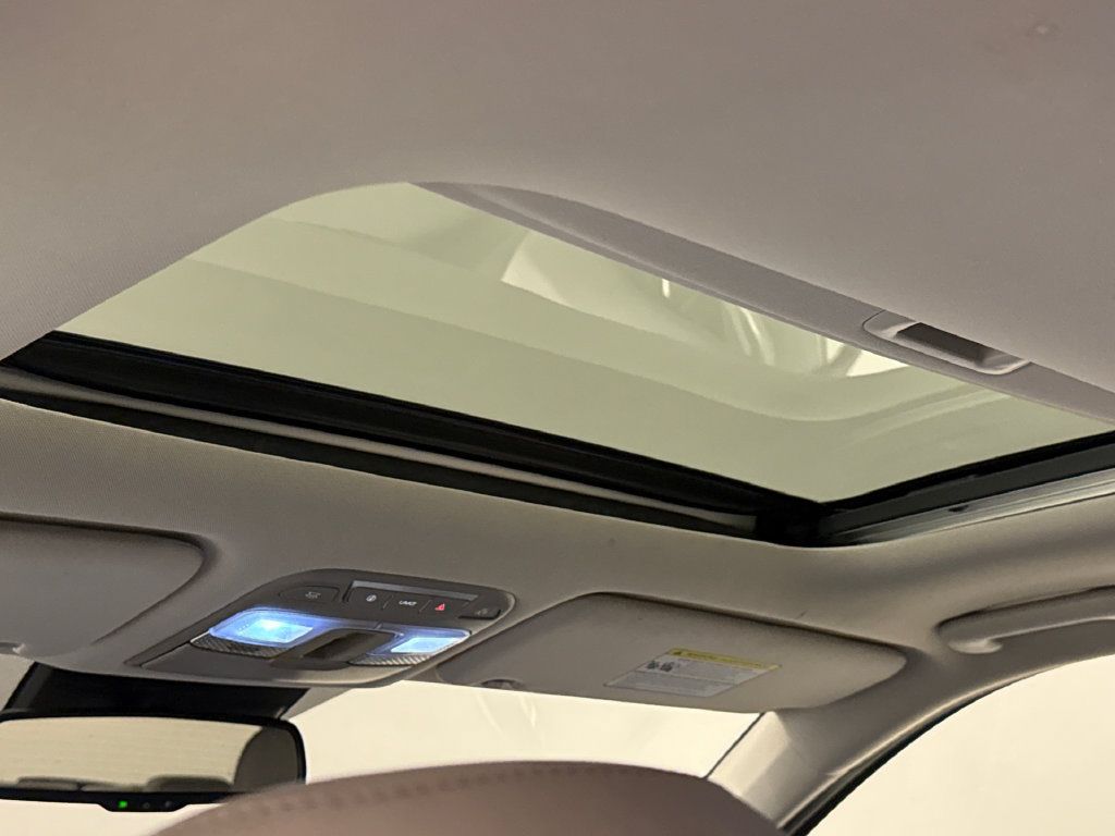 Used 2022 Kia Telluride EX w/ EX Premium Package FWD image 12