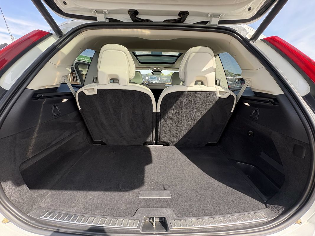 Used 2023 Volvo XC90 B5 Core AWD/4WD image 29