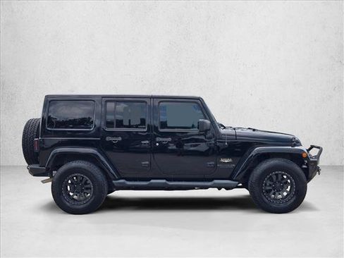 Used 2014 Jeep Wrangler Unlimited Sahara w/ Connectivity Group AWD/4WD image 4
