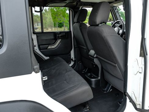 Used 2018 Jeep Wrangler Unlimited Sport S AWD/4WD image 34