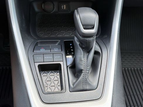 Used 2025 Toyota RAV4 XLE Premium FWD image 18