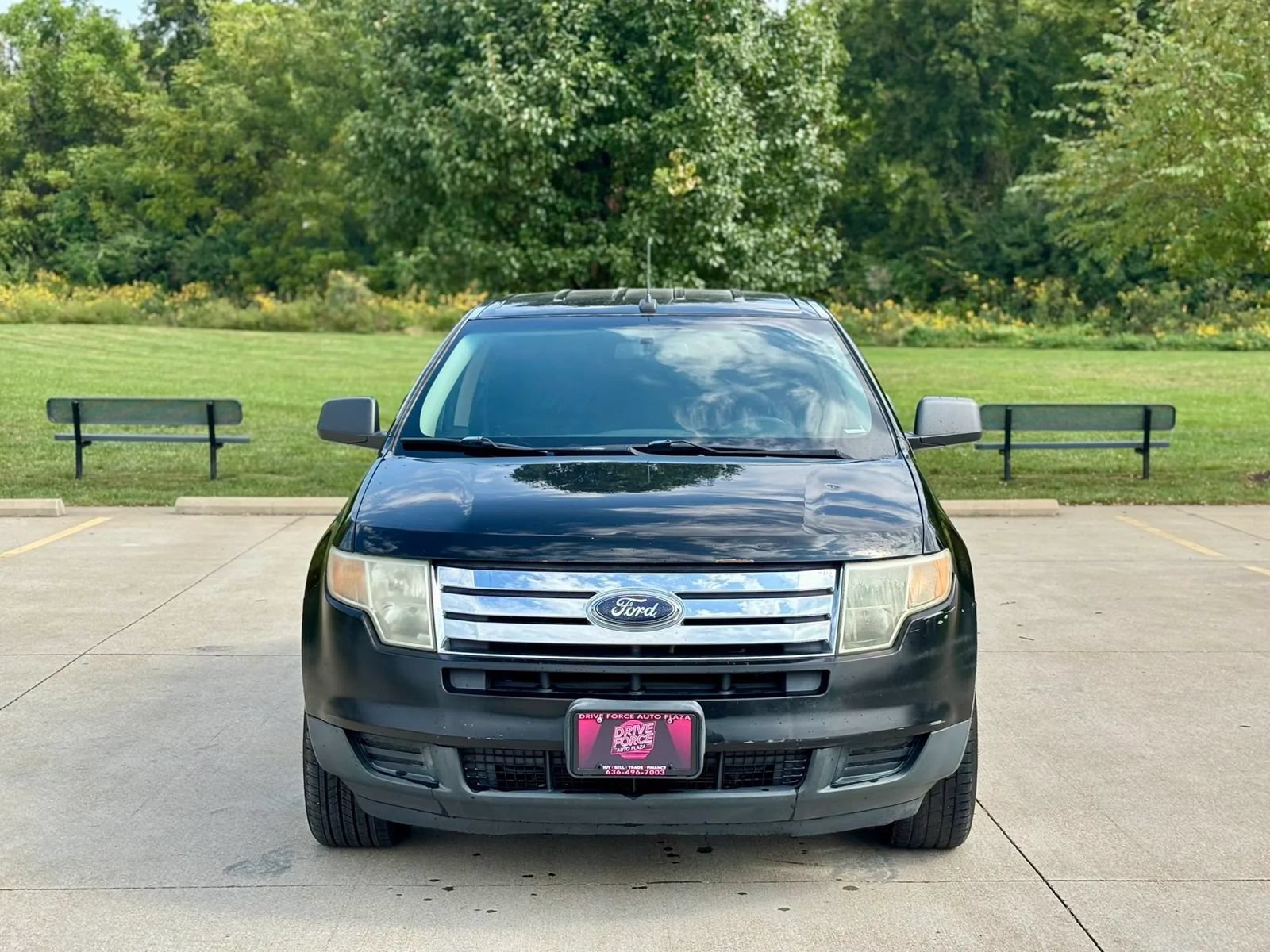 Used 2009 Ford Edge SE FWD image 2