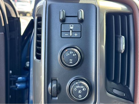 Used 2016 Chevrolet Silverado 2500 High Country w/ Duramax Plus Package AWD/4WD image 12