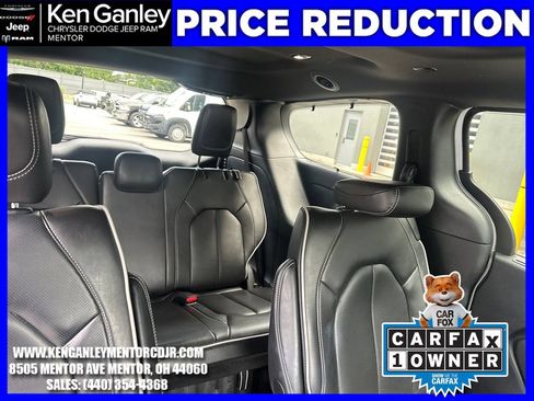 Used 2025 Chrysler Pacifica Limited FWD image 25