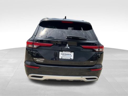 Used 2023 Mitsubishi Outlander SEL AWD/4WD image 4