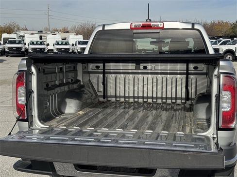 Used 2018 GMC Canyon SLE w/ SLE Convenience Package image 27