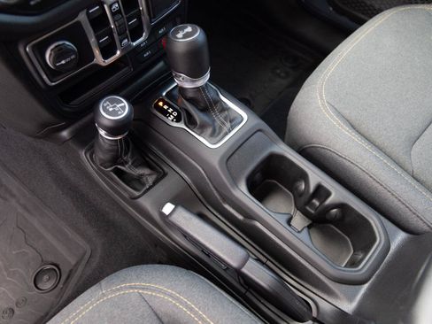 Used 2024 Jeep Wrangler Unlimited Sport AWD/4WD image 22