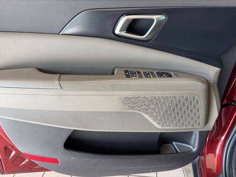 Used 2026 Kia Carnival FWD image 18