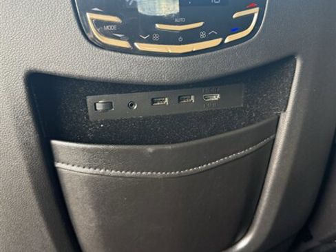 Used 2019 Cadillac Escalade Premium Luxury AWD/4WD image 33