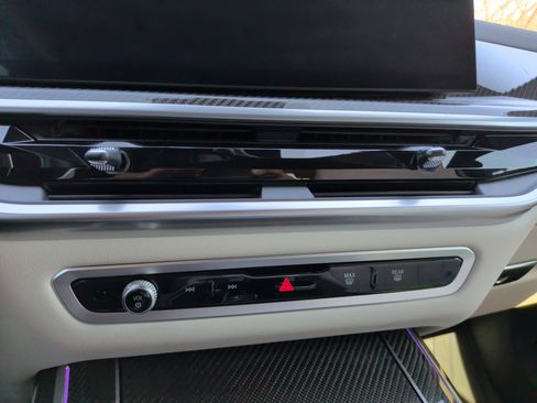 Certified 2024 BMW X7 M60i w/ Executive Package image 19