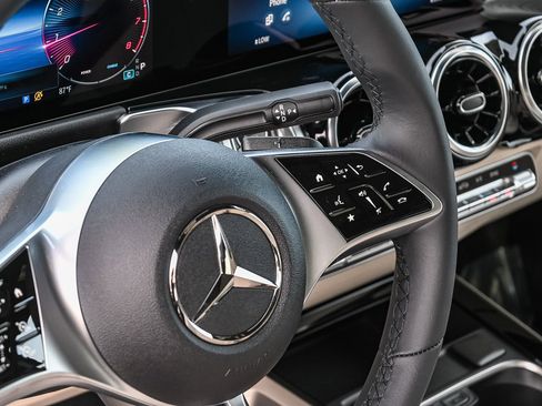 New 2026 Mercedes-Benz GLB 250 image 25