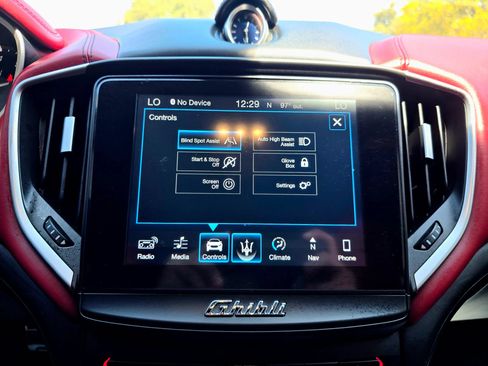 Used 2018 Maserati Ghibli S GranSport RWD image 40