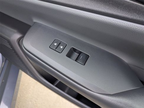 Used 2025 Toyota Prius LE image 35