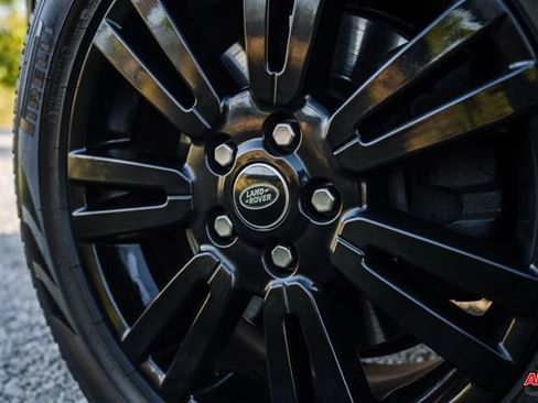 Used 2015 Land Rover LR4 HSE image 3