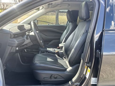 Used 2021 Ford Mustang Mach-E Premium image 24