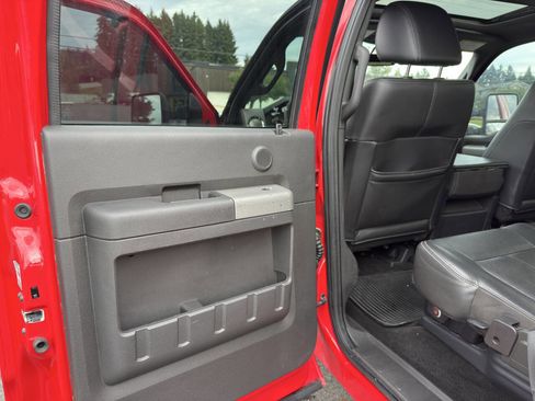 Used 2011 Ford F250 Lariat image 5
