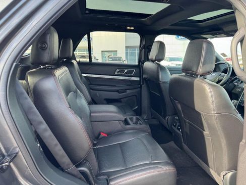 Used 2018 Ford Explorer Sport w/ Equipment Group 401A image 10