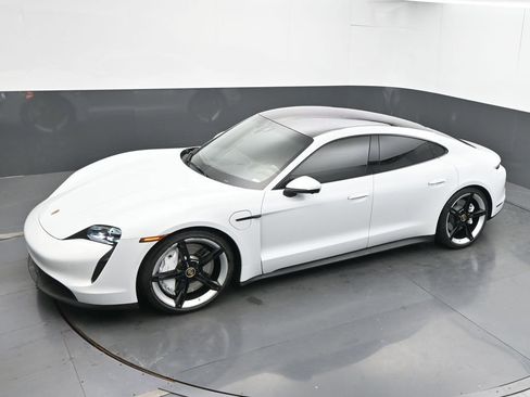 Used 2020 Porsche Taycan 4S image 40