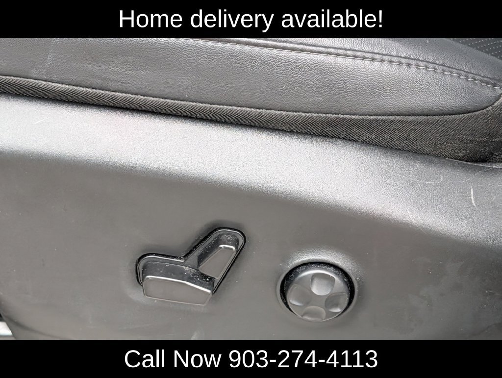 Used 2024 Chrysler Pacifica Touring-L FWD image 27