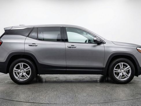 Used 2024 GMC Terrain SLE FWD image 11