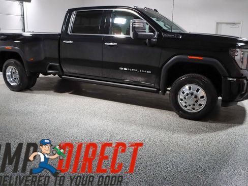 Used 2024 GMC Sierra 3500 Denali Ultimate AWD/4WD image 6