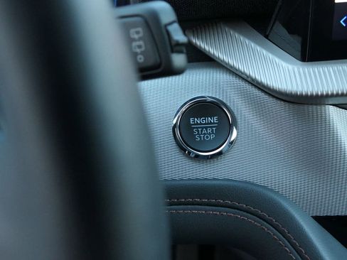 Used 2025 Ford Explorer Active w/ Active Comfort Package image 19